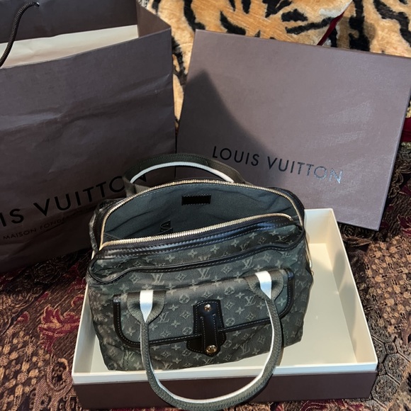 Authentic Louis Vuitton bag - Picture 4 of 16